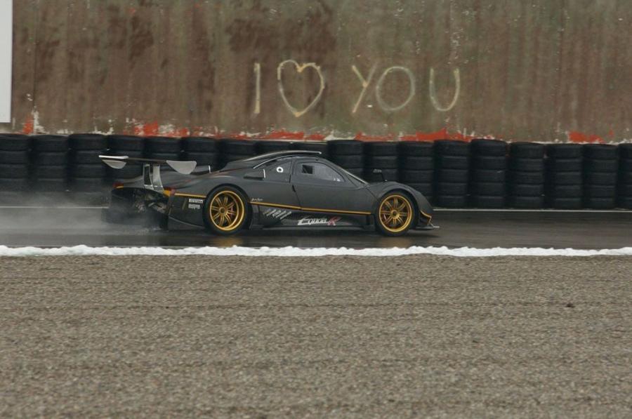  Pagani Zonda R 2009 года  (фото 29 из 73)